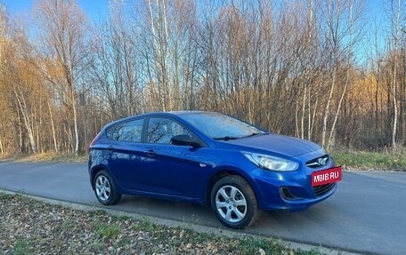 Hyundai Solaris II рестайлинг, 2011 год, 460 000 рублей, 3 фотография