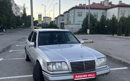 Mercedes-Benz E-Класс, 1995 год, 260 000 рублей, 1 фотография