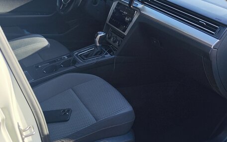 Volkswagen Passat B8 рестайлинг, 2018 год, 1 700 000 рублей, 11 фотография