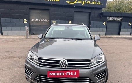 Volkswagen Touareg III, 2017 год, 3 620 000 рублей, 2 фотография