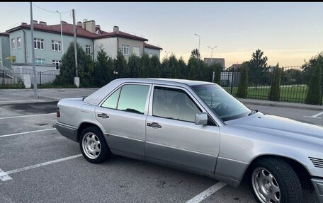 Mercedes-Benz E-Класс, 1995 год, 260 000 рублей, 2 фотография