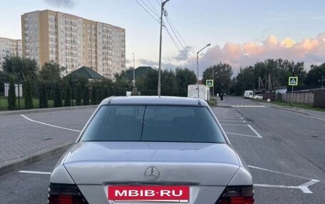 Mercedes-Benz E-Класс, 1995 год, 260 000 рублей, 3 фотография