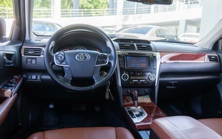Toyota Camry, 2014 год, 1 633 000 рублей, 6 фотография