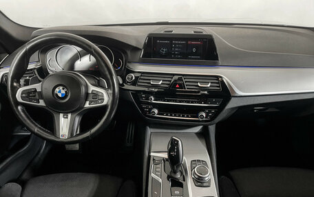 BMW 5 серия, 2018 год, 3 197 000 рублей, 11 фотография