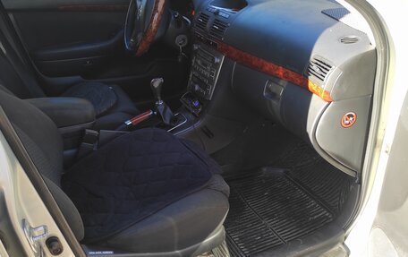 Toyota Avensis III рестайлинг, 2004 год, 313 900 рублей, 6 фотография