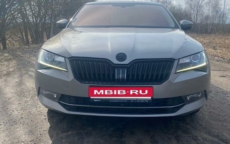 Skoda Superb III рестайлинг, 2015 год, 1 430 000 рублей, 10 фотография