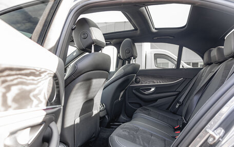 Mercedes-Benz E-Класс, 2017 год, 3 398 000 рублей, 20 фотография