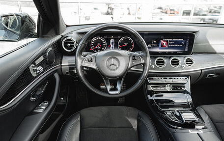 Mercedes-Benz E-Класс, 2017 год, 3 398 000 рублей, 14 фотография