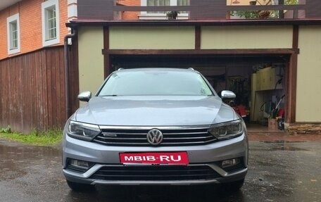 Volkswagen Passat B8 рестайлинг, 2018 год, 2 700 000 рублей, 1 фотография