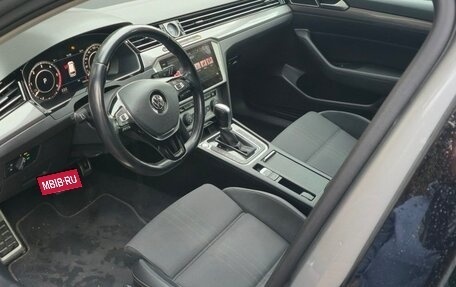 Volkswagen Passat B8 рестайлинг, 2018 год, 2 700 000 рублей, 3 фотография