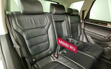Volkswagen Touareg III, 2015 год, 2 595 000 рублей, 16 фотография