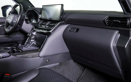 Toyota Land Cruiser, 2023 год, 9 721 000 рублей, 15 фотография