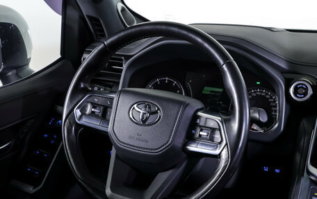 Toyota Land Cruiser, 2023 год, 9 721 000 рублей, 14 фотография