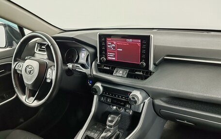 Toyota RAV4, 2020 год, 2 779 000 рублей, 11 фотография