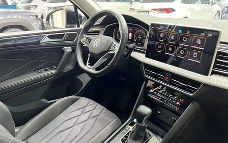 Volkswagen Tiguan II, 2023 год, 2 589 099 рублей, 17 фотография