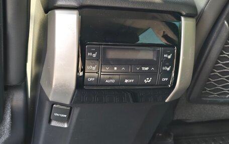 Toyota Land Cruiser Prado 150 рестайлинг, 2021 год, 7 100 000 рублей, 13 фотография