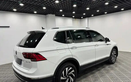 Volkswagen Tiguan II, 2023 год, 2 371 002 рублей, 6 фотография