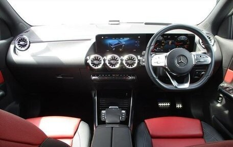 Mercedes-Benz GLA, 2022 год, 2 145 000 рублей, 11 фотография