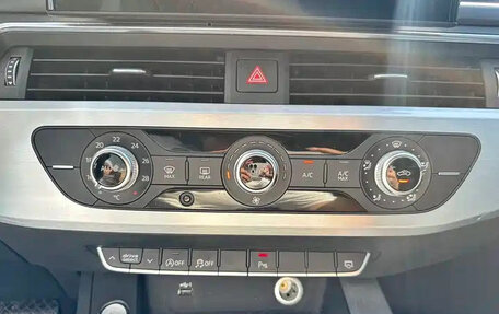 Audi A4, 2022 год, 2 676 000 рублей, 16 фотография
