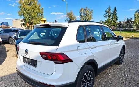 Volkswagen Tiguan II, 2022 год, 2 292 000 рублей, 2 фотография