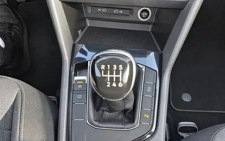 Volkswagen Tiguan II, 2022 год, 2 292 000 рублей, 11 фотография