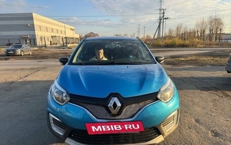 Renault Kaptur I рестайлинг, 2017 год, 1 306 000 рублей, 2 фотография