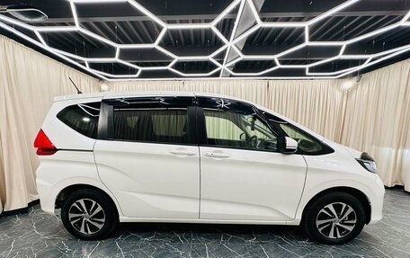 Honda Freed II, 2017 год, 1 749 999 рублей, 7 фотография