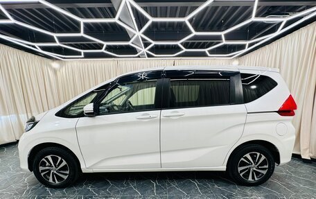 Honda Freed II, 2017 год, 1 749 999 рублей, 3 фотография