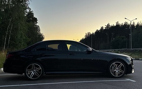 Mercedes-Benz E-Класс, 2019 год, 4 100 000 рублей, 3 фотография