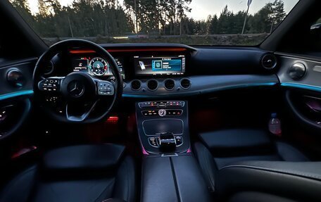 Mercedes-Benz E-Класс, 2019 год, 4 100 000 рублей, 16 фотография