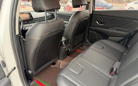 Hyundai Elantra, 2023 год, 1 300 000 рублей, 7 фотография