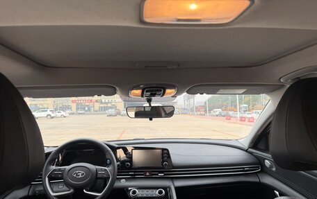 Hyundai Elantra, 2023 год, 1 300 000 рублей, 8 фотография