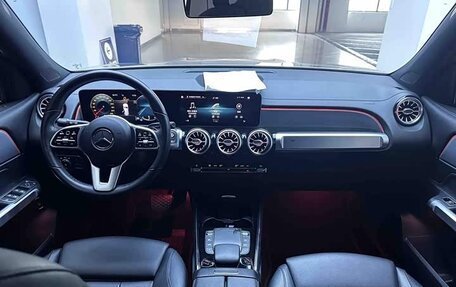 Mercedes-Benz GLB, 2020 год, 2 250 000 рублей, 10 фотография