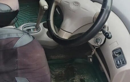 Toyota Platz, 2000 год, 230 000 рублей, 16 фотография