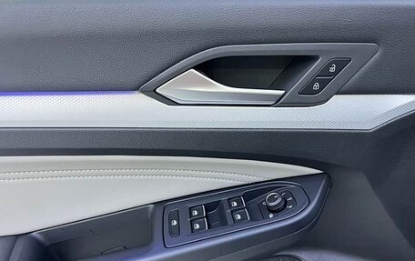 Volkswagen Golf VIII, 2023 год, 1 900 000 рублей, 8 фотография