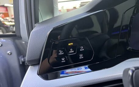 Volkswagen Golf VIII, 2023 год, 1 900 000 рублей, 9 фотография