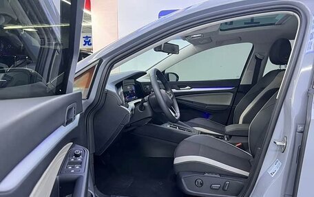 Volkswagen Golf VIII, 2023 год, 1 900 000 рублей, 19 фотография