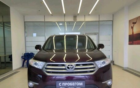 Toyota Highlander III, 2012 год, 1 990 000 рублей, 2 фотография