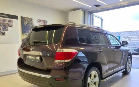 Toyota Highlander III, 2012 год, 1 990 000 рублей, 4 фотография
