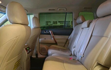 Toyota Highlander III, 2012 год, 1 990 000 рублей, 12 фотография
