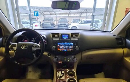 Toyota Highlander III, 2012 год, 1 990 000 рублей, 9 фотография