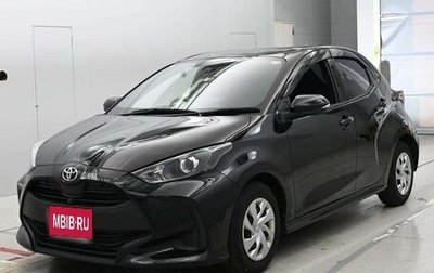 Toyota Yaris, 2023 год, 900 000 рублей, 1 фотография