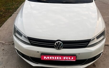 Volkswagen Jetta VII, 2010 год, 700 000 рублей, 1 фотография