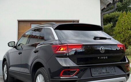 Volkswagen T-Roc I, 2023 год, 1 930 000 рублей, 7 фотография