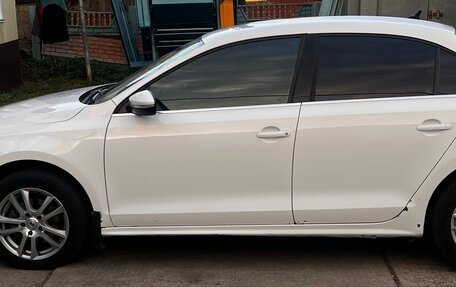 Volkswagen Jetta VII, 2010 год, 700 000 рублей, 3 фотография
