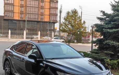 Toyota Camry, 2021 год, 1 800 000 рублей, 2 фотография