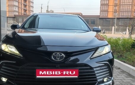 Toyota Camry, 2021 год, 1 800 000 рублей, 5 фотография