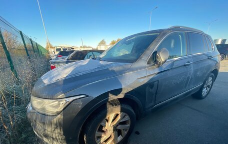 Volkswagen Tiguan II, 2021 год, 2 285 000 рублей, 1 фотография