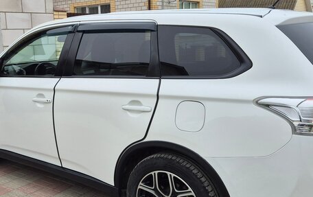 Mitsubishi Outlander III рестайлинг 3, 2014 год, 1 150 000 рублей, 2 фотография