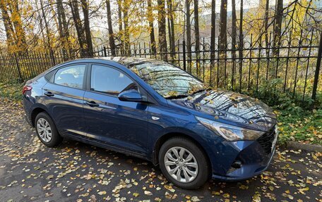 Hyundai Solaris II рестайлинг, 2022 год, 2 000 000 рублей, 10 фотография